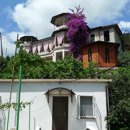 Old Town Guesthouse Suchumi Zewnętrze zdjęcie