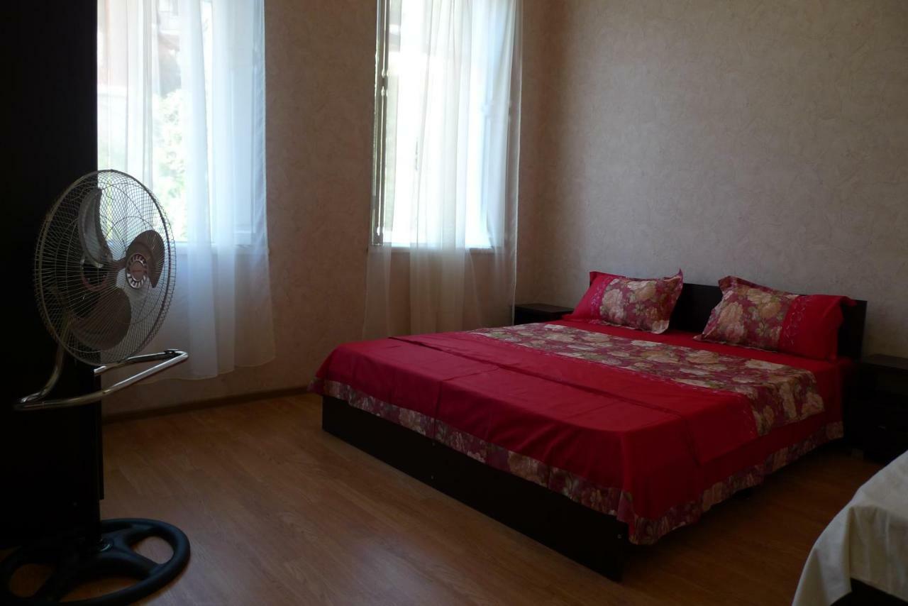 Old Town Guesthouse Suchumi Zewnętrze zdjęcie