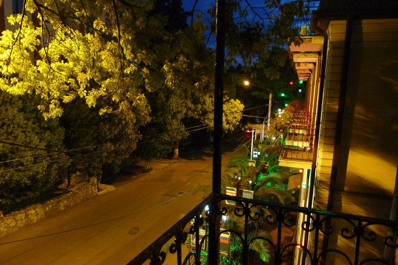 Old Town Guesthouse Suchumi Zewnętrze zdjęcie