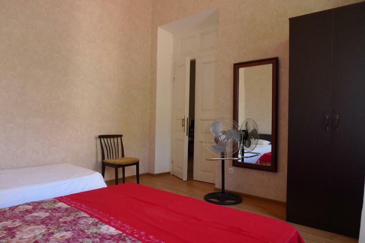 Old Town Guesthouse Suchumi Zewnętrze zdjęcie